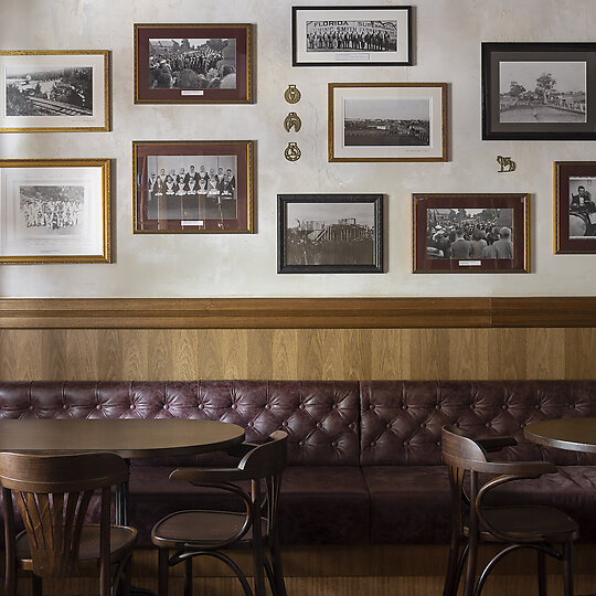 Interior photograph of Bassendean Hotel by Dion Robeson