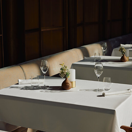 Interior photograph of The Ritz-Carlton Melbourne L80 Restaurant by Parker Blain